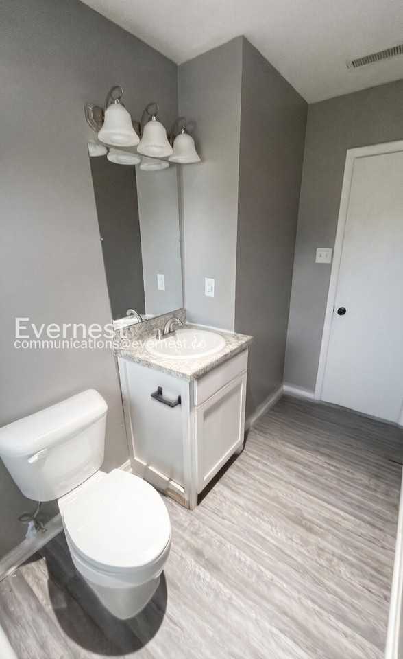 241 Pearl St - Photo 7 of 16