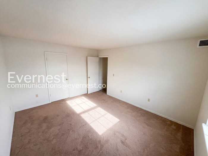 12914 N Cresap St #37 - Photo 7 of 11