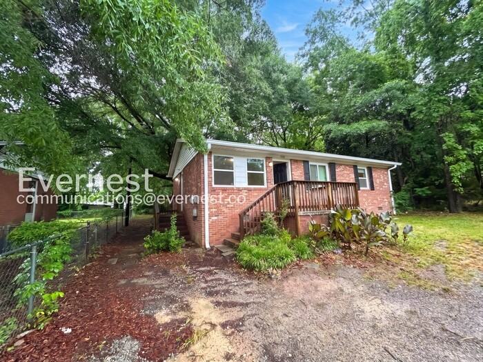 2746 Mary Ave - Photo 3 of 19