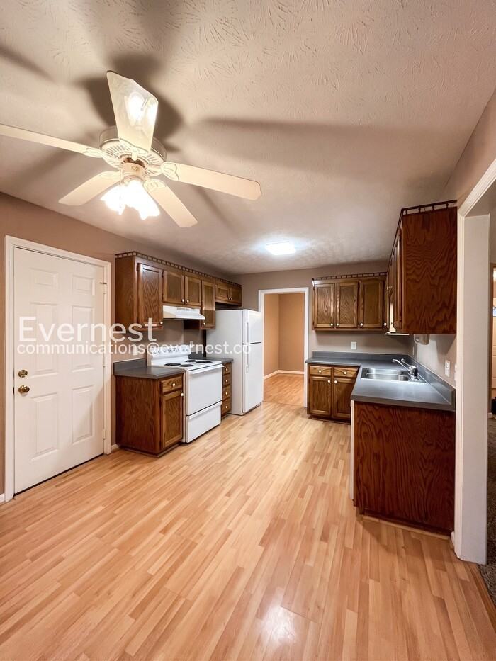 2924 Bearwallow Rd - Photo 4 of 35