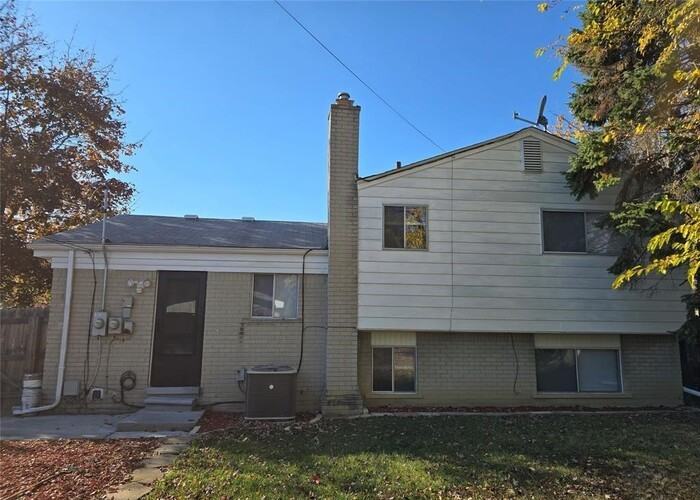 33828 Stonewood Dr - Photo 2 of 18