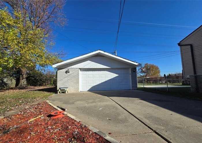 33828 Stonewood Dr - Photo 3 of 18