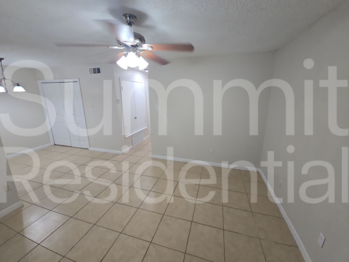 900 E Leslie Cir #B - Photo 3 of 13