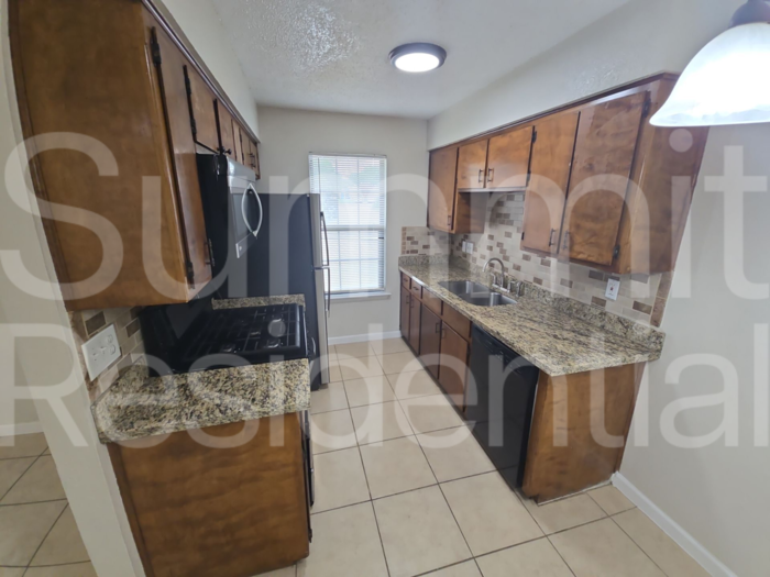 900 E Leslie Cir #B - Photo 5 of 13