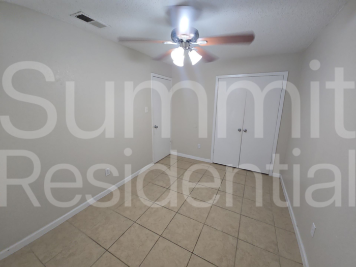 900 E Leslie Cir #B - Photo 6 of 13