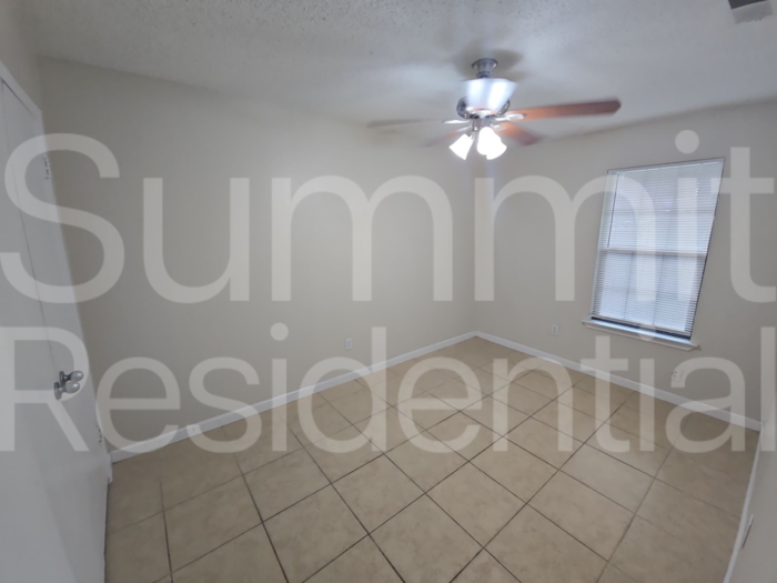 900 E Leslie Cir #B - Photo 7 of 13