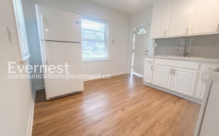 20600 Watson Rd - Photo 4 of 26