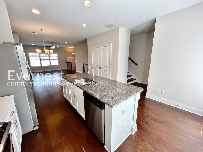 3783 Oxford Cir - Photo 4 of 30