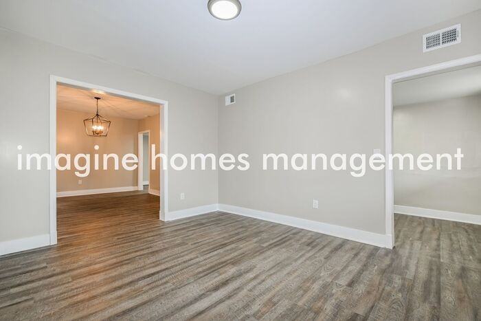 2207 Imperial St #2 - Photo 4 of 17