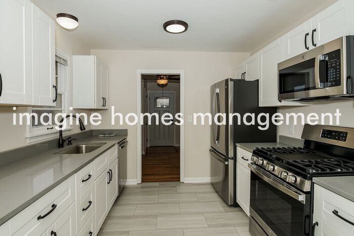 10601 Ewing Ave S - Photo 4 of 15
