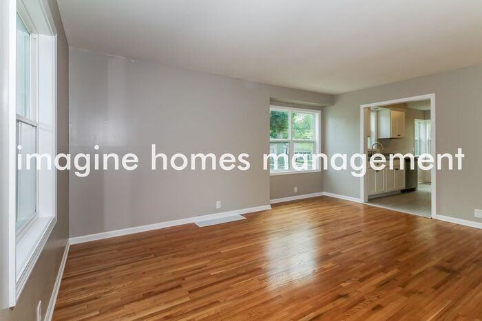 5856 Russell Ave S - Photo 3 of 17