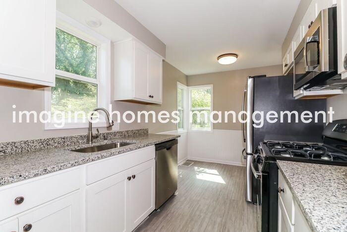 5856 Russell Ave S - Photo 5 of 17