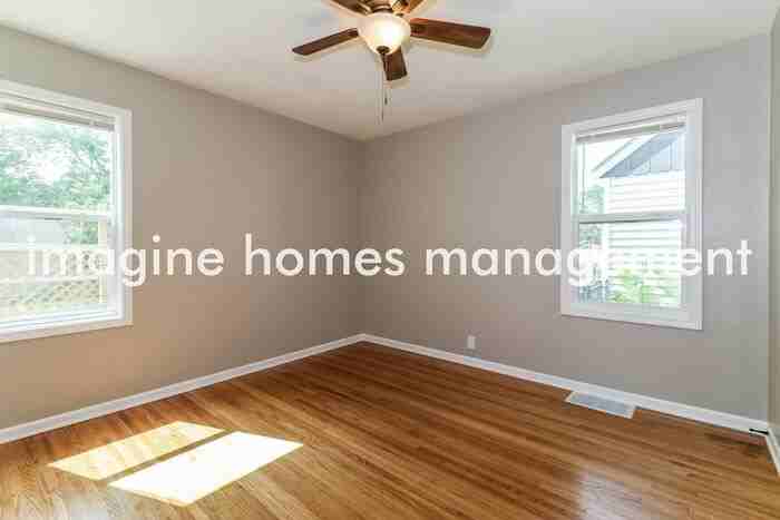 5856 Russell Ave S - Photo 7 of 17