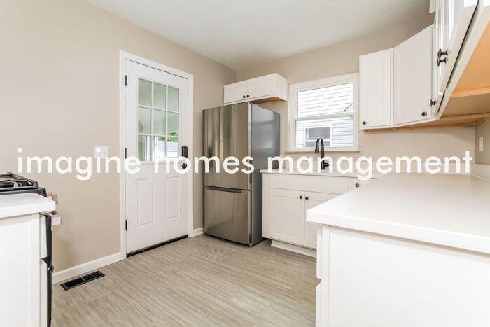 6101 Murray Ave - Photo 7 of 17