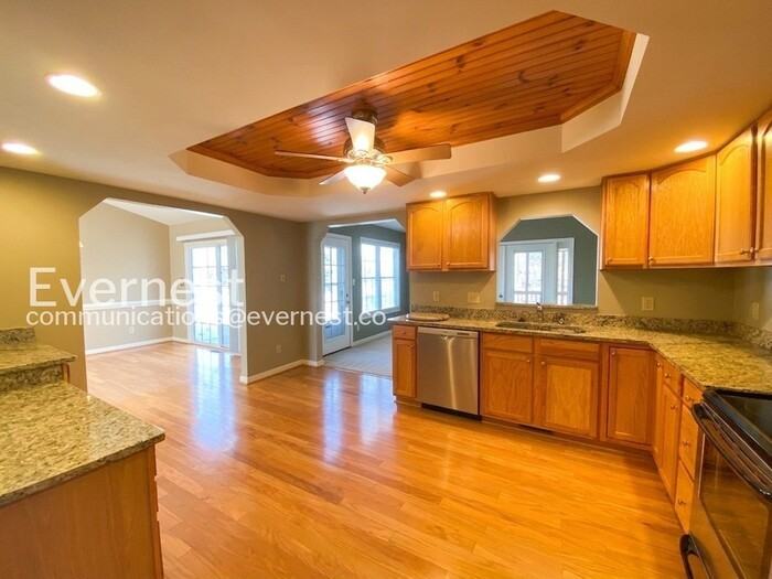 103 Winchester Ln - Photo 3 of 30