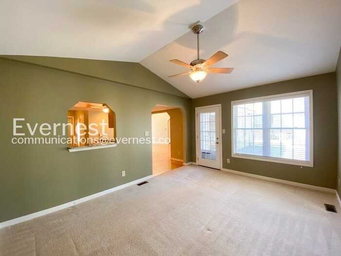 103 Winchester Ln - Photo 7 of 30