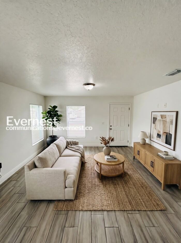 1132 Maybury Dr - Photo 3 of 25