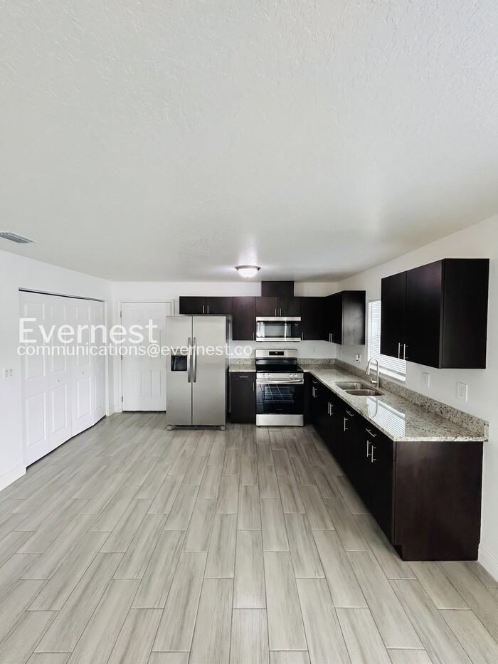 1132 Maybury Dr - Photo 5 of 25