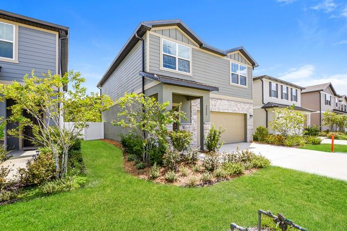 2700 Island Walk Dr - Photo 2 of 10