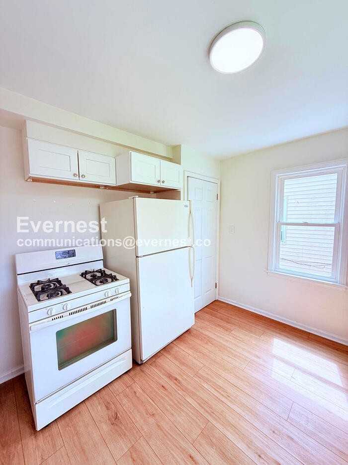8861 Asbury Park - Photo 4 of 28