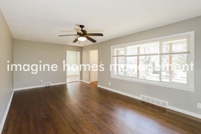 5701 N Amoret Ave - Photo 3 of 15