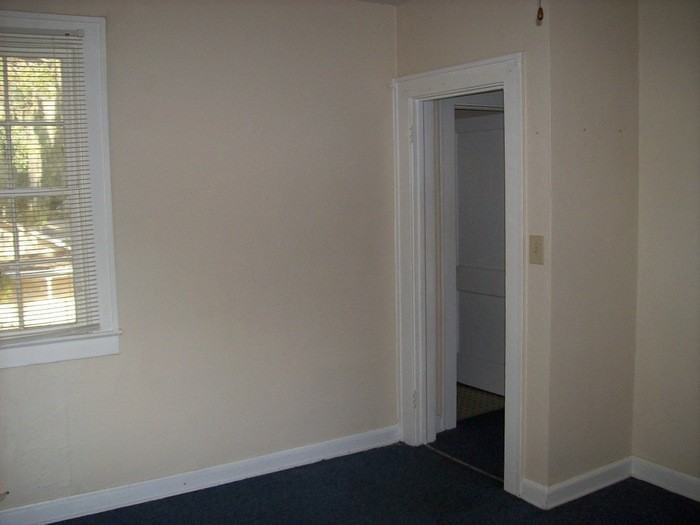 912 Lilly St #D - Photo 3 of 5