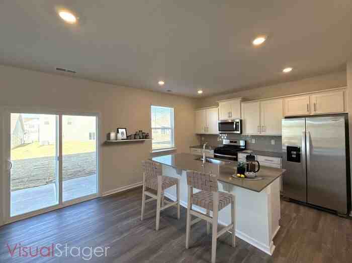 7640 Bainbridge Rd - Photo 2 of 17