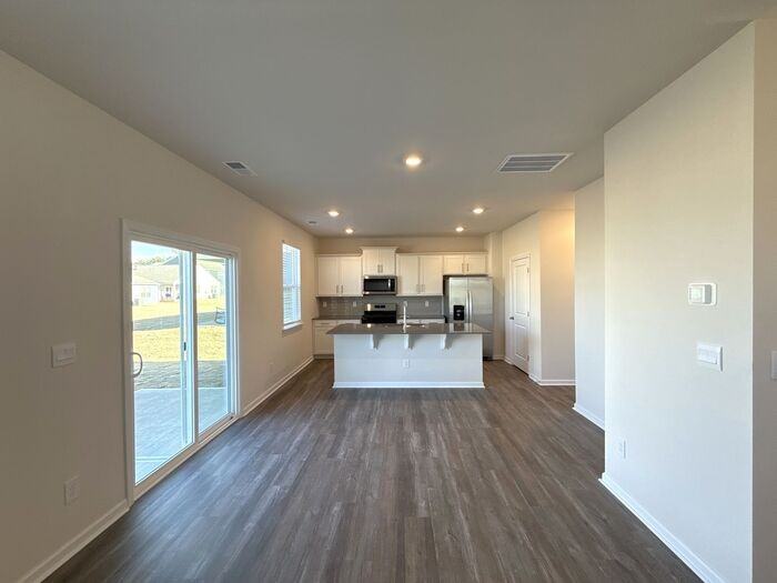 7640 Bainbridge Rd - Photo 3 of 17