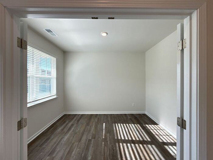 7640 Bainbridge Rd - Photo 6 of 17