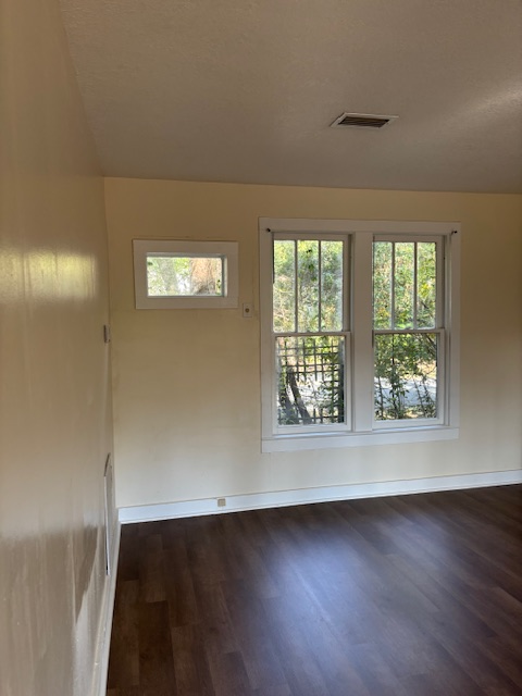 904 Lilly St #HALF - Photo 2 of 7