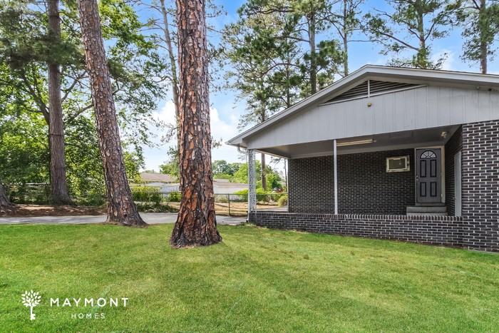 1866 Neptune Dr - Photo 3 of 3