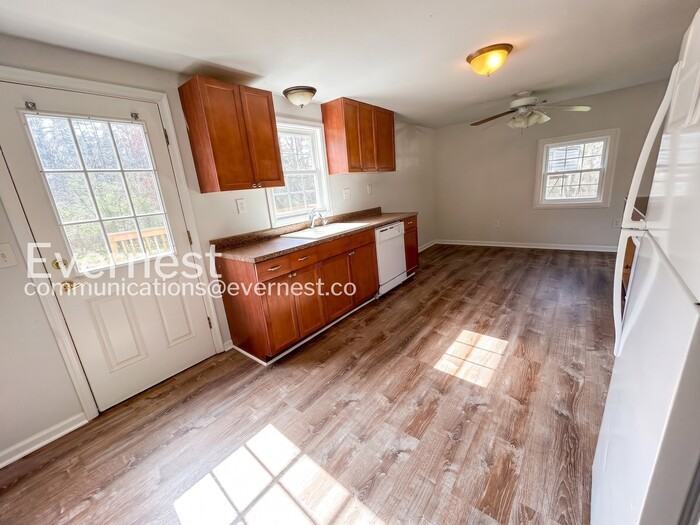 9716 Colby Ter - Photo 3 of 16