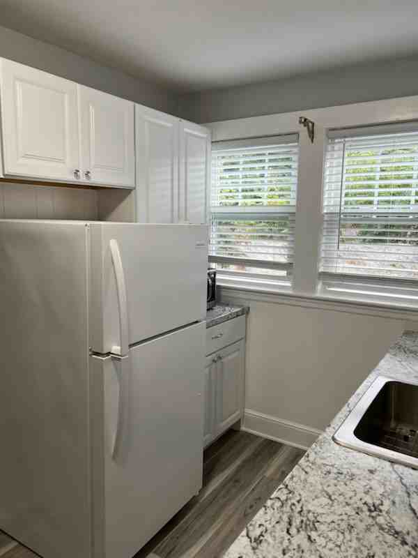 75 Sterling St #A - Photo 5 of 22
