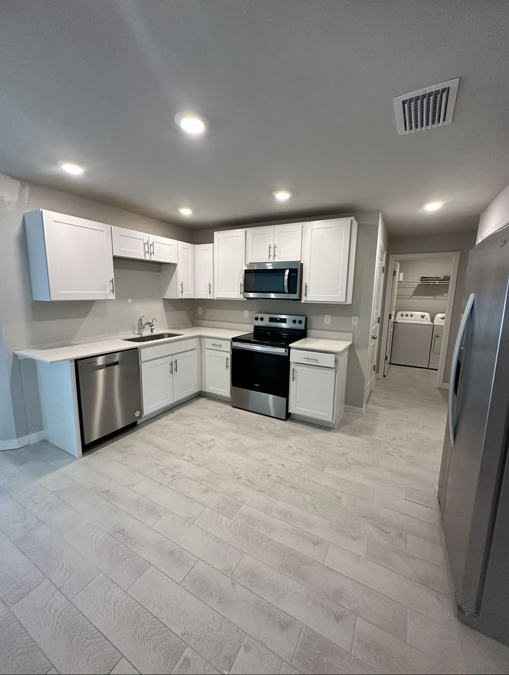 3619 Ne 12th Ave #NA - Photo 2 of 9