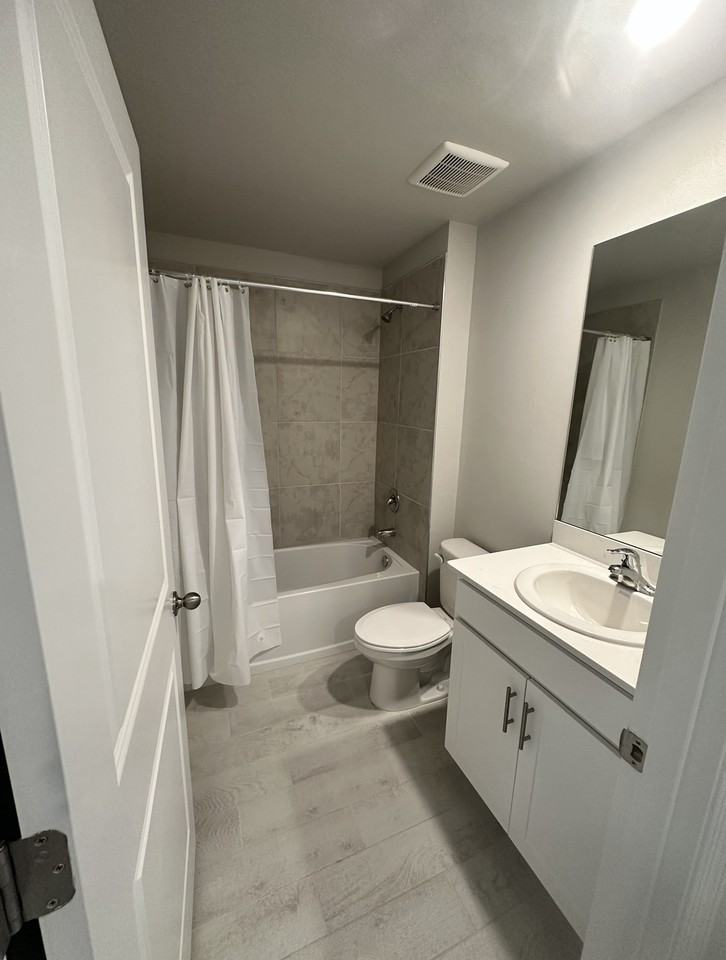 3619 Ne 12th Ave #NA - Photo 4 of 9