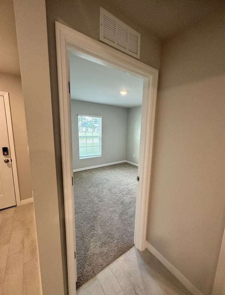 3619 Ne 12th Ave #NA - Photo 7 of 9