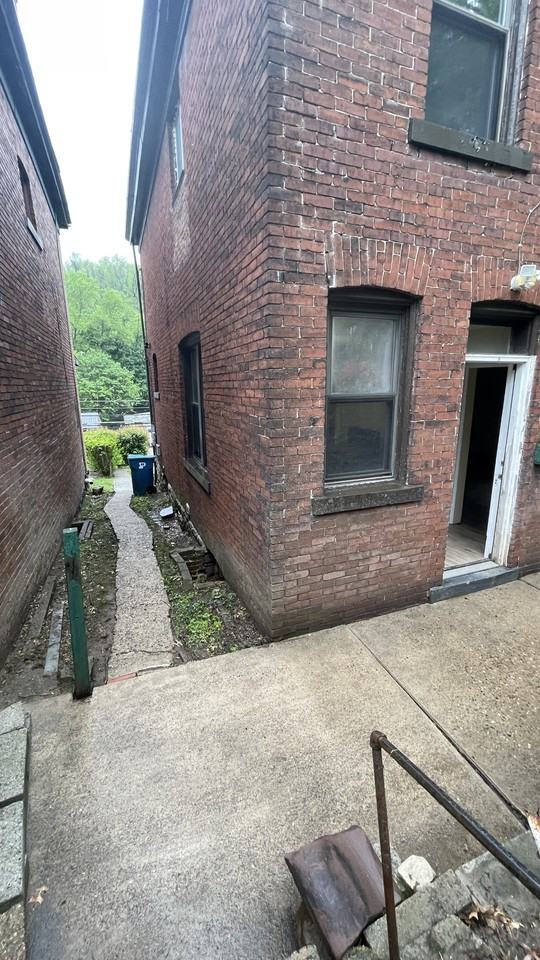 1250 Blackadore Ave #NA - Photo 3 of 20
