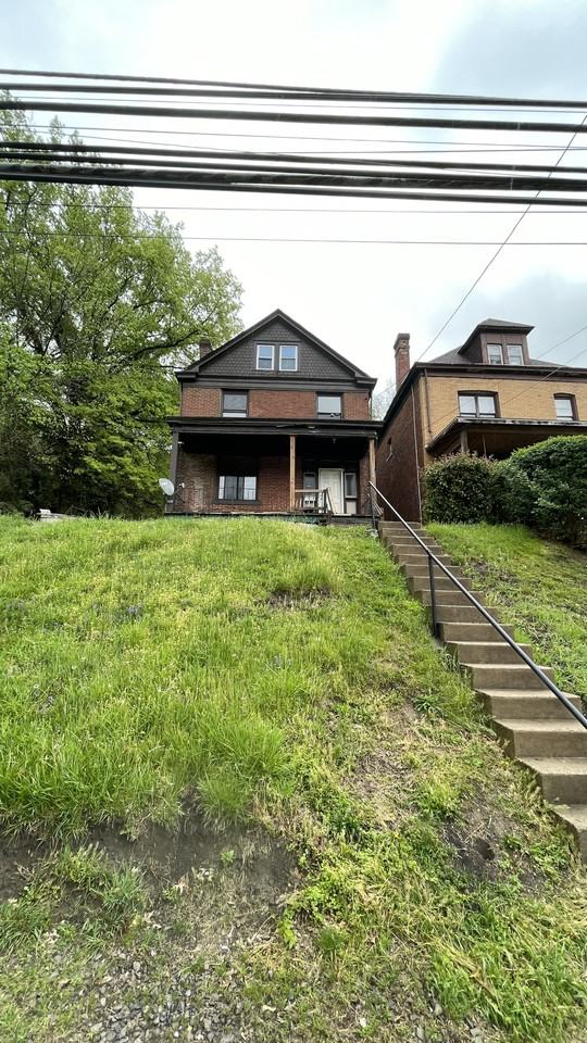 1250 Blackadore Ave #NA - Photo 4 of 20