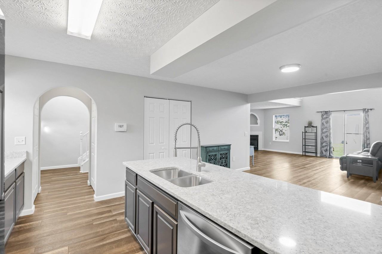 920 Sara Ct #920 - Photo 6 of 45