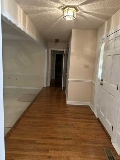 629 Shadywood Ln #NA - Photo 5 of 22