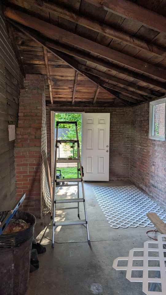 210 1/2 State St #NA - Photo 4 of 38
