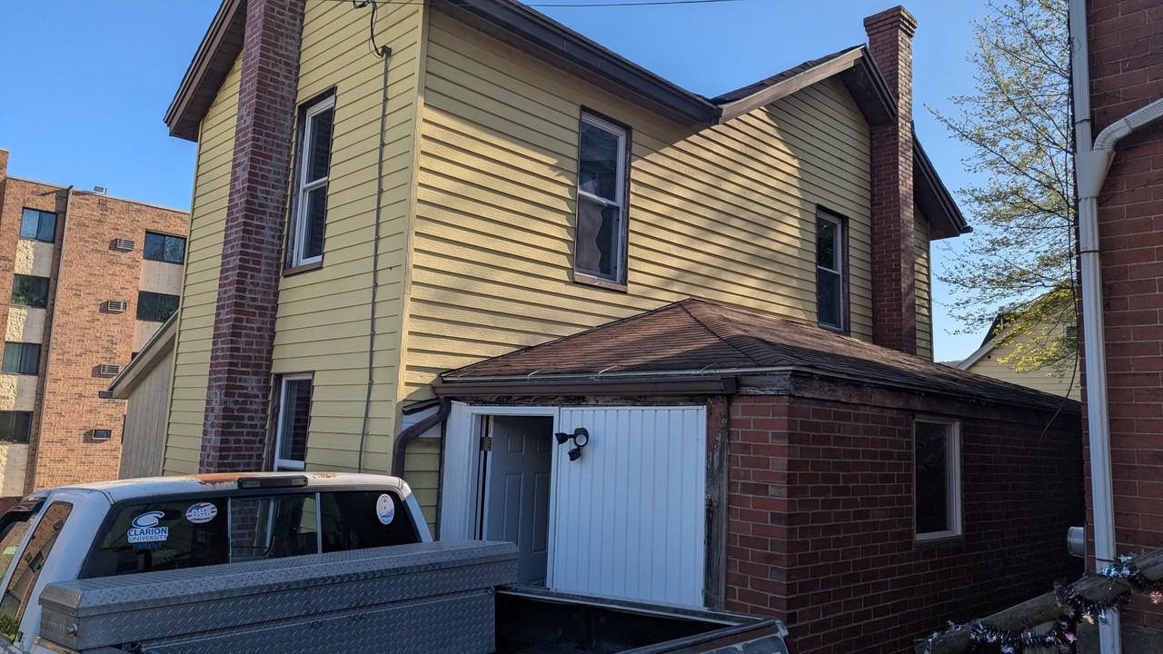 210 1/2 State St #NA - Photo 5 of 38