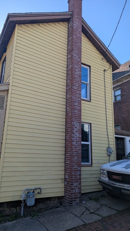 210 1/2 State St #NA - Photo 7 of 38