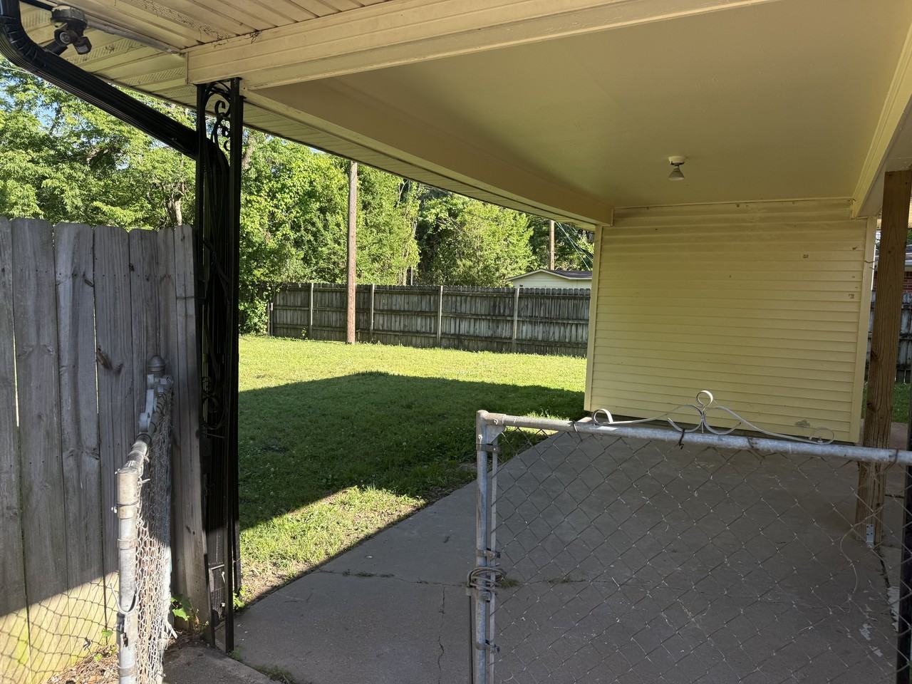 924 Sumter St #NA - Photo 3 of 23