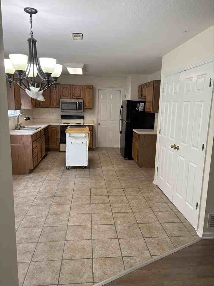 4501 Sussex Dr #NA - Photo 7 of 27