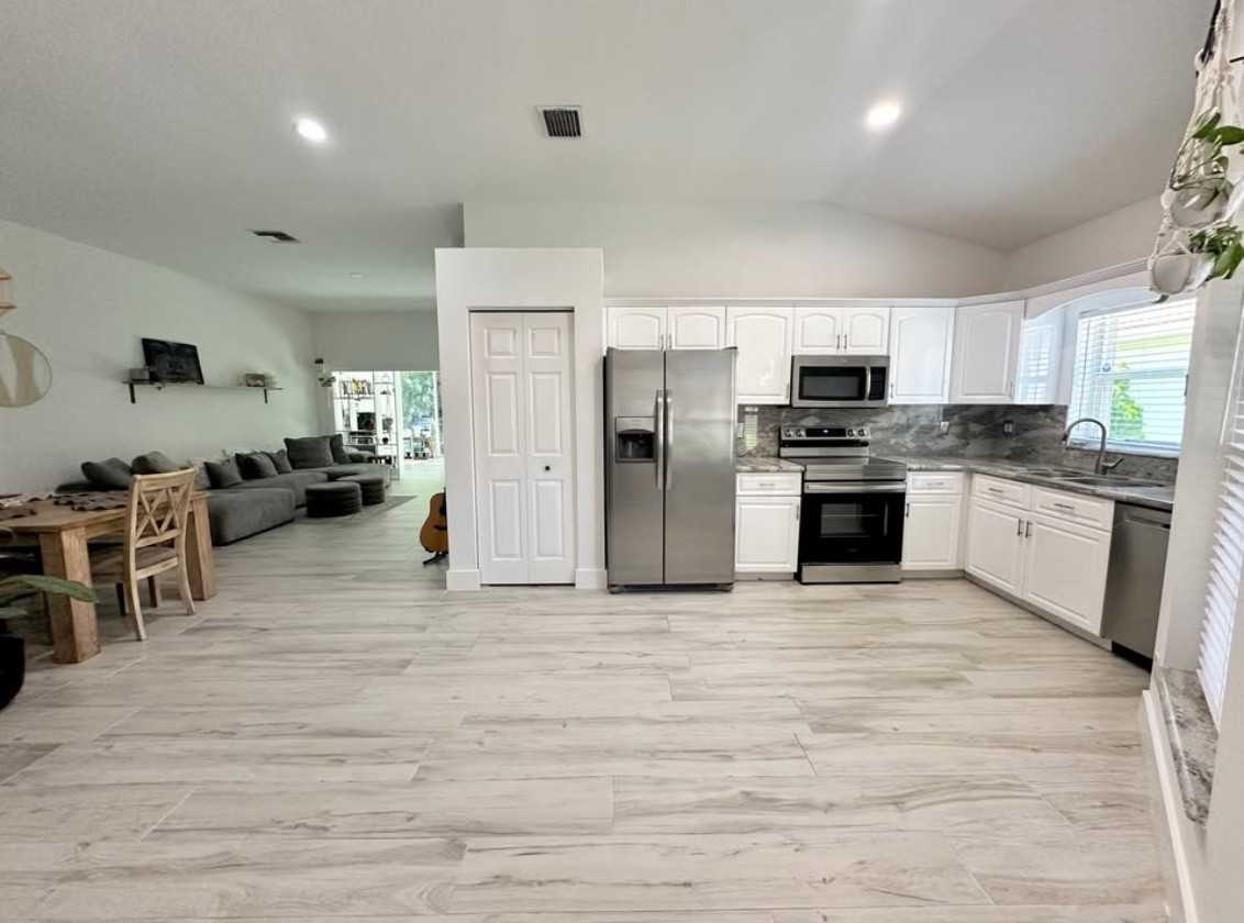 1813 Wood Fern Dr - Photo 5 of 29