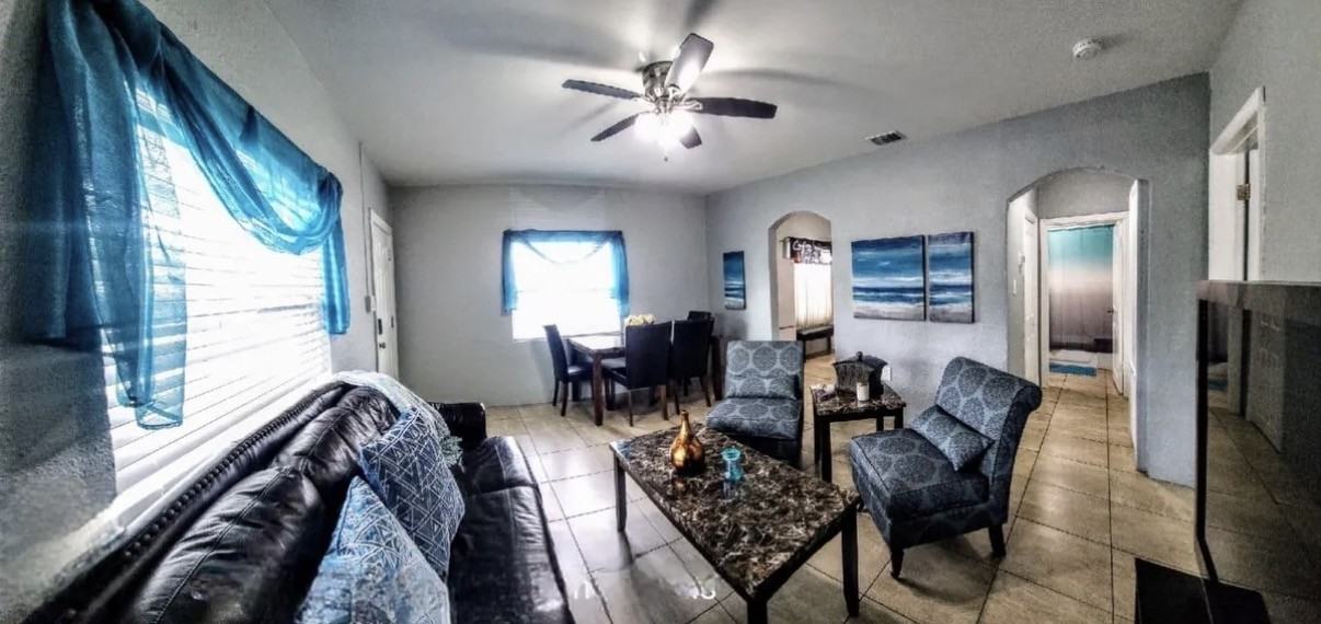 2705 W Columbus Dr #NA - Photo 3 of 9