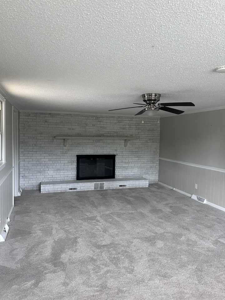 3074 Roberta Rd #NA - Photo 2 of 12