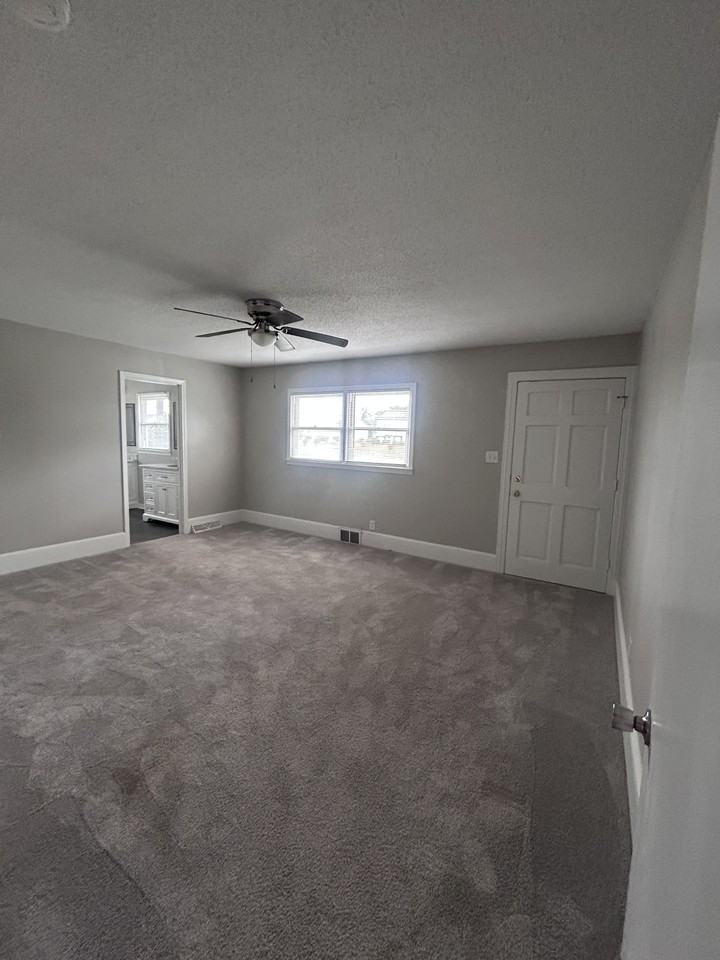 3074 Roberta Rd #NA - Photo 6 of 12