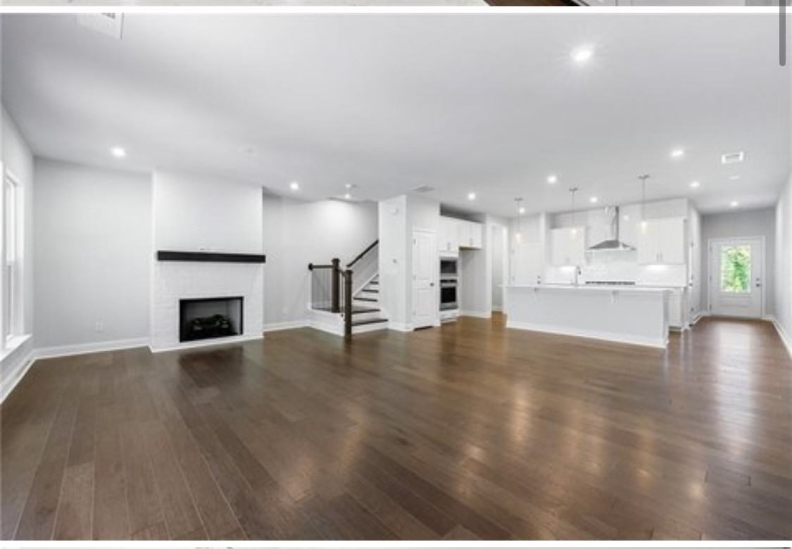 118 Briargate Dr - Photo 2 of 10